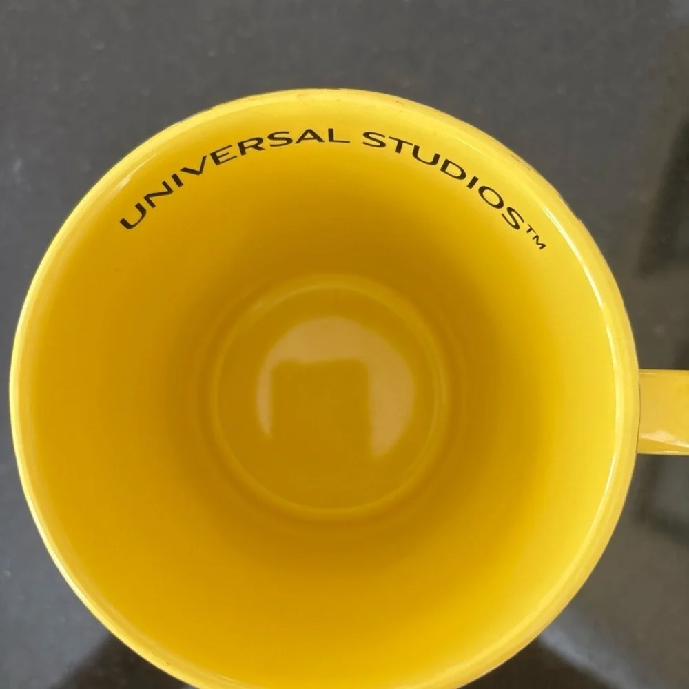 Universal Studios Minions despicable Me One Eyed Mayhem Yellow Coffee Mug 14 oz